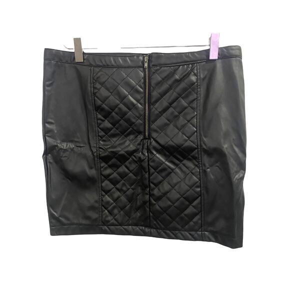 Black Faux Leather Quilted Mini Skirt Grunge Punk Edgy Dark Rugged Moody Large - Picture 3 of 6